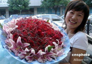 浪漫消费演绎 中国情人节 玫瑰花价涨了一倍多